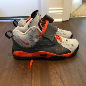 NIKE Air Max Speed Turf